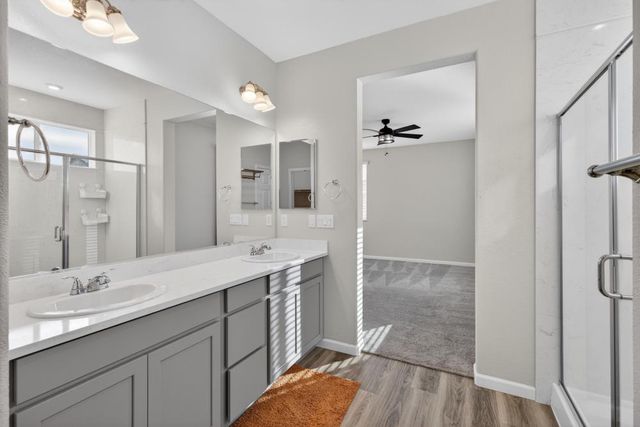 9453 Del Seis Dr, Sacramento, CA 95829