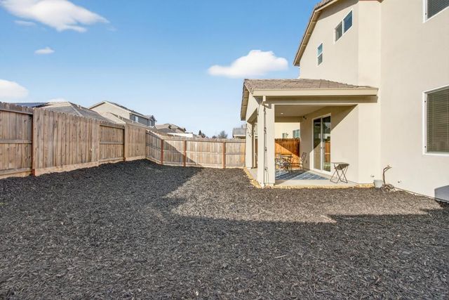 9453 Del Seis Dr, Sacramento, CA 95829