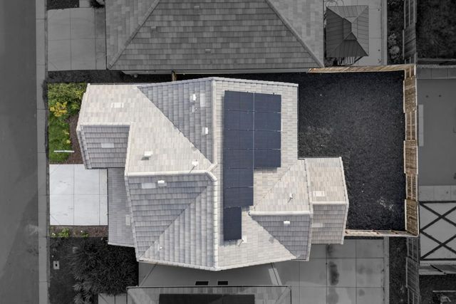 9453 Del Seis Dr, Sacramento, CA 95829