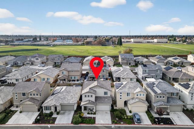 9453 Del Seis Dr, Sacramento, CA 95829