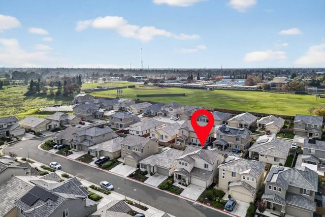 9453 Del Seis Dr, Sacramento, CA 95829