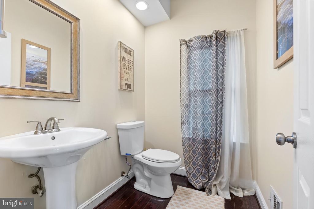 Image 10 of property listing at 1201 ALICIA DR, Upper Marlboro, MD 20774