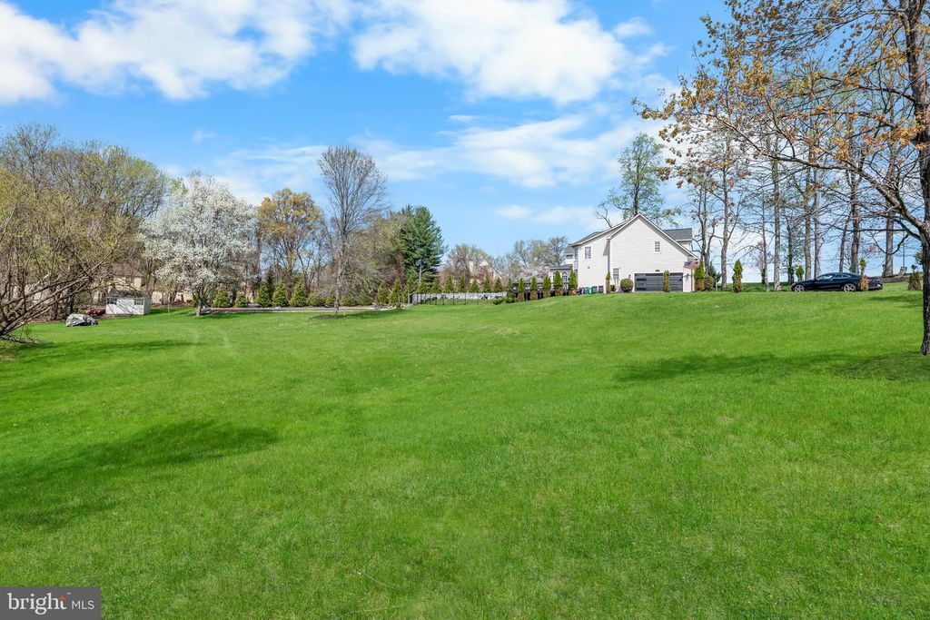 Image 4 of property listing at 1201 ALICIA DR, Upper Marlboro, MD 20774