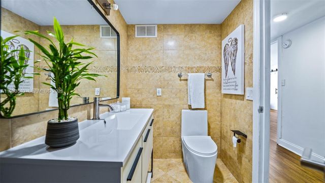 2750 NE 183rd Street 1610, Aventura, FL 33160