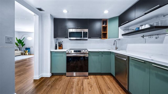 2750 NE 183rd Street 1610, Aventura, FL 33160