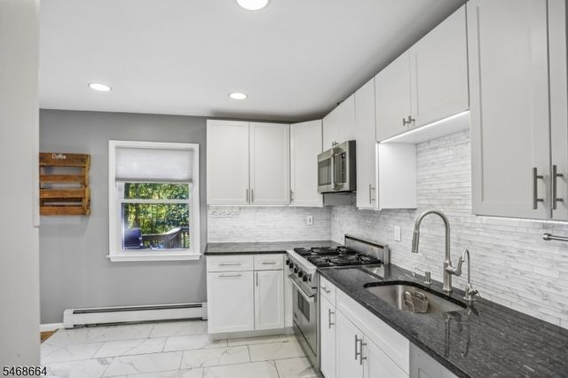 54 Cedar Ridge Dr, Vernon Twp., NJ 07462