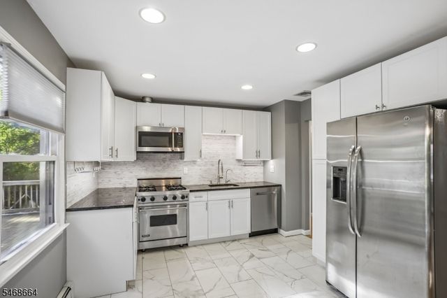 54 Cedar Ridge Dr, Vernon Twp., NJ 07462