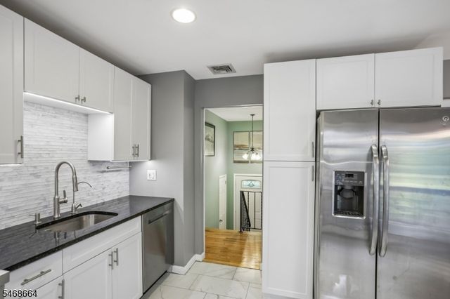 54 Cedar Ridge Dr, Vernon Twp., NJ 07462