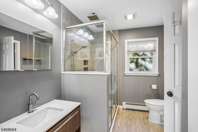 54 Cedar Ridge Dr, Vernon Twp., NJ 07462