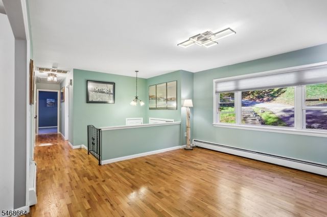 54 Cedar Ridge Dr, Vernon Twp., NJ 07462