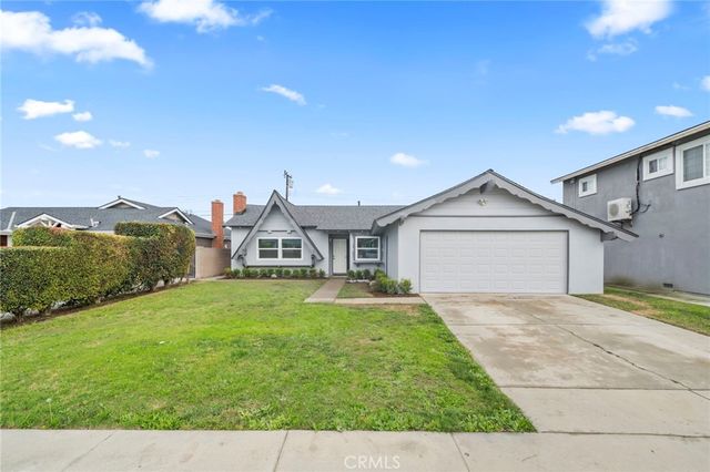 17422 Meer, Huntington Beach, CA 92647