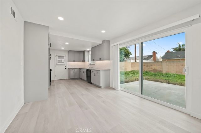 17422 Meer, Huntington Beach, CA 92647