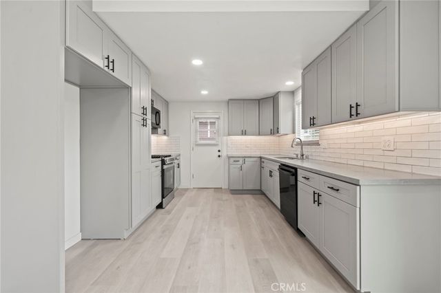 17422 Meer, Huntington Beach, CA 92647