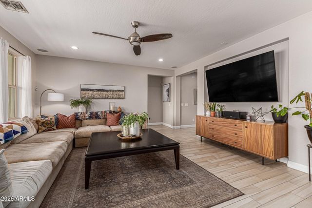 4420 S GARDENIA Drive, Chandler, AZ 85248