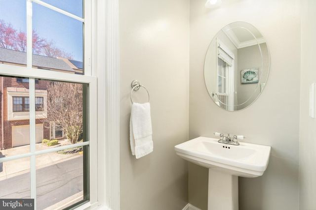 5452 BARRISTER PL, Alexandria, VA 22304