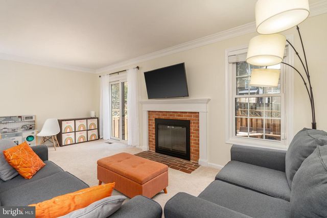 5452 BARRISTER PL, Alexandria, VA 22304