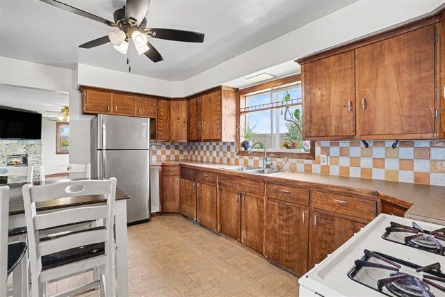 2109 Bloomfield Avenue, Kalamazoo, MI 49001