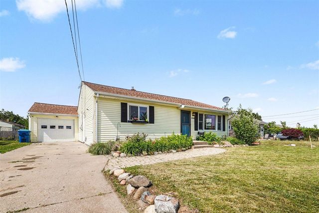 2109 Bloomfield Avenue, Kalamazoo, MI 49001