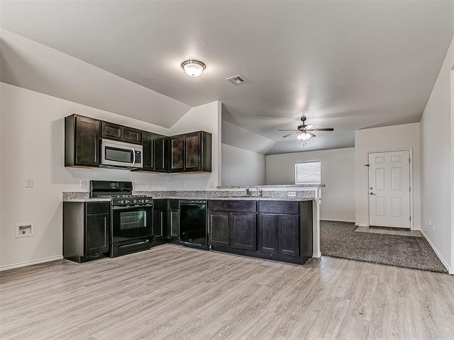 746 W Lola Drive, Mustang, OK 73064