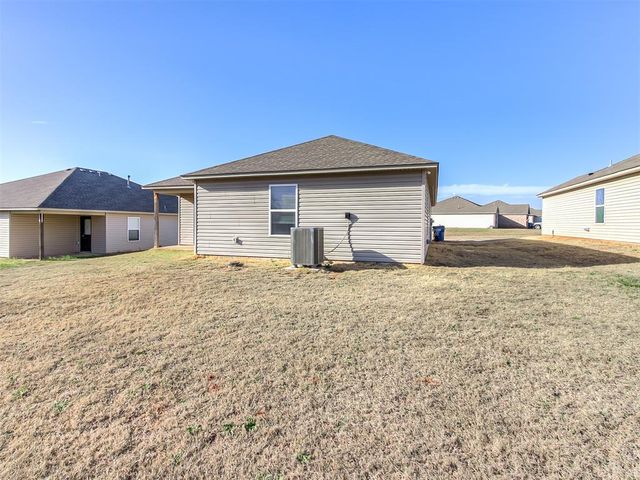 746 W Lola Drive, Mustang, OK 73064
