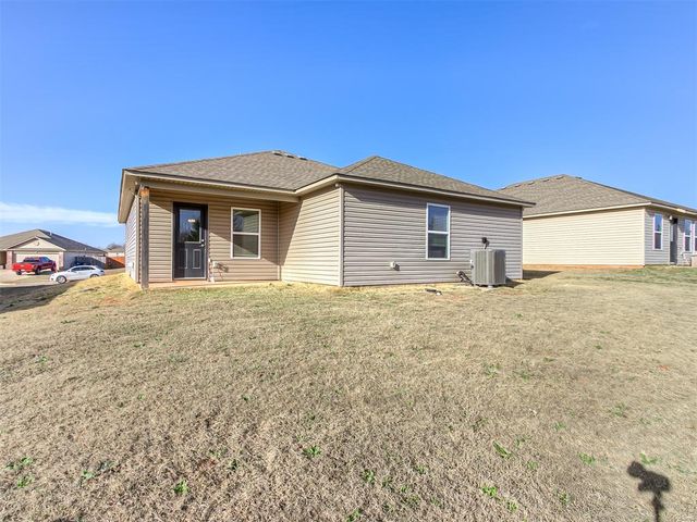 746 W Lola Drive, Mustang, OK 73064