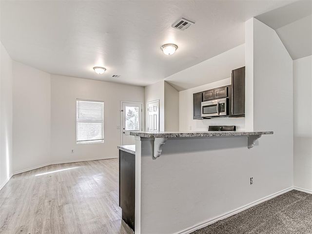 746 W Lola Drive, Mustang, OK 73064