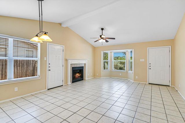 519 Cutty TRL B, Lakeway, TX 78734