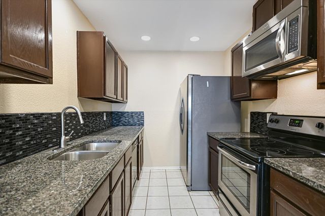 519 Cutty TRL B, Lakeway, TX 78734
