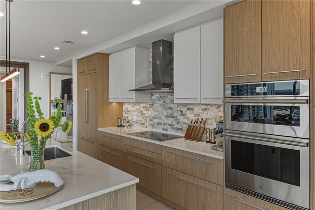 275 1ST AVENUE S 1701, St Petersburg, FL 33701