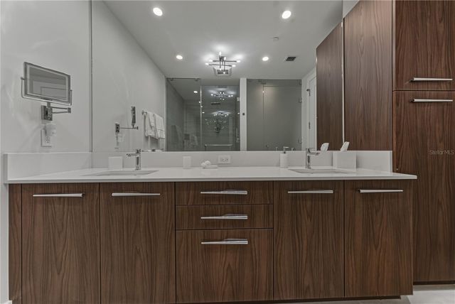 275 1ST AVENUE S 1701, St Petersburg, FL 33701
