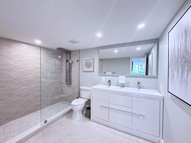 3546 S Ocean Boulevard 422, South Palm Beach, FL 33480