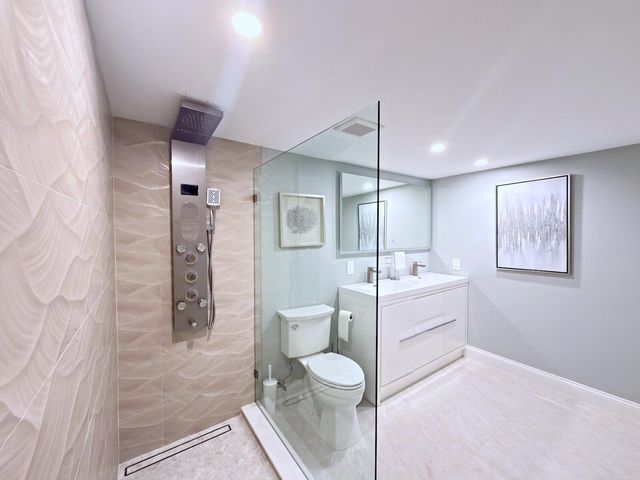 3546 S Ocean Boulevard 422, South Palm Beach, FL 33480