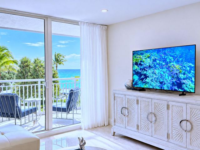 3546 S Ocean Boulevard 422, South Palm Beach, FL 33480