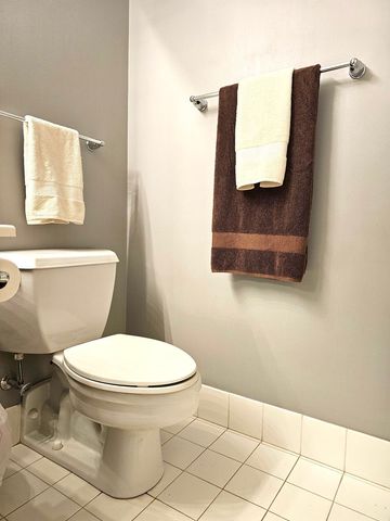 2323 W Pershing Road 230, Chicago, IL 60609