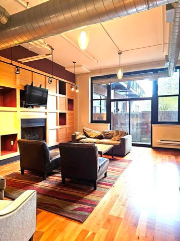 2323 W Pershing Road 230, Chicago, IL 60609