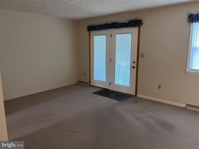 30 WILLIAM PENN DR, Chambersburg, PA 17201