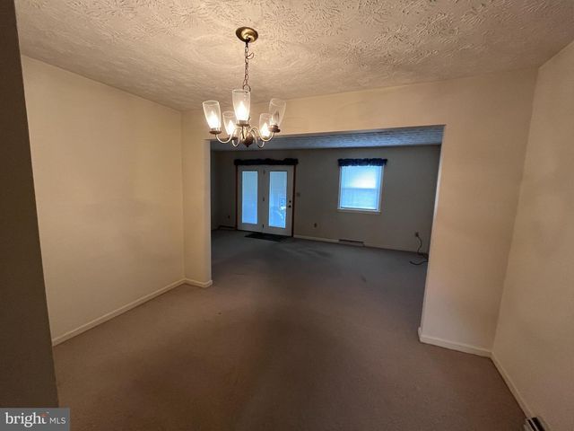 30 WILLIAM PENN DR, Chambersburg, PA 17201