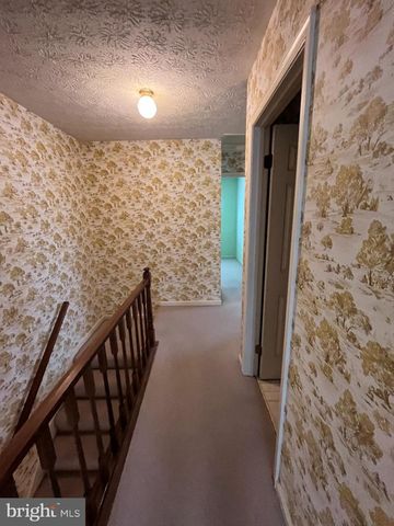 30 WILLIAM PENN DR, Chambersburg, PA 17201
