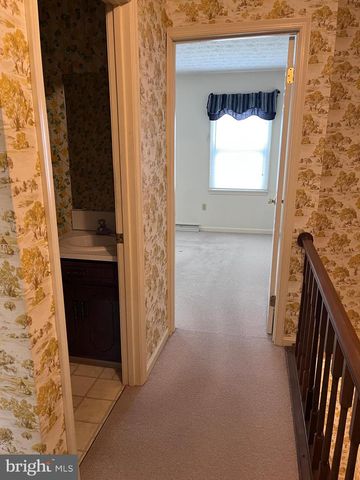30 WILLIAM PENN DR, Chambersburg, PA 17201