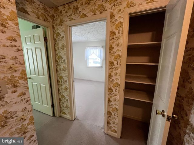30 WILLIAM PENN DR, Chambersburg, PA 17201