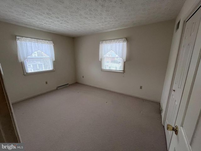 30 WILLIAM PENN DR, Chambersburg, PA 17201