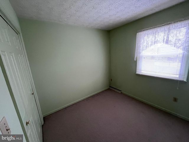 30 WILLIAM PENN DR, Chambersburg, PA 17201