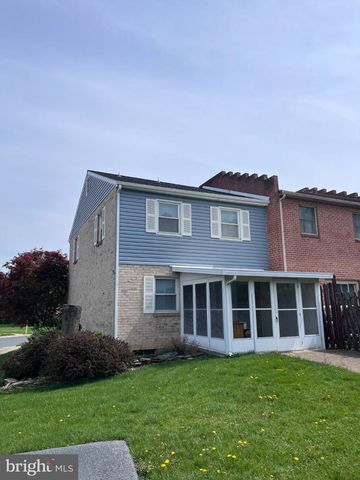 30 WILLIAM PENN DR, Chambersburg, PA 17201