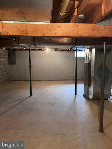30 WILLIAM PENN DR, Chambersburg, PA 17201