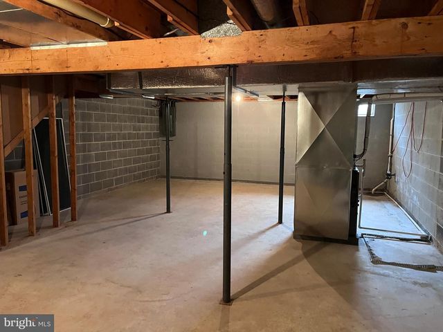 30 WILLIAM PENN DR, Chambersburg, PA 17201