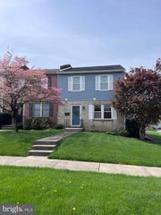 30 WILLIAM PENN DR, Chambersburg, PA 17201