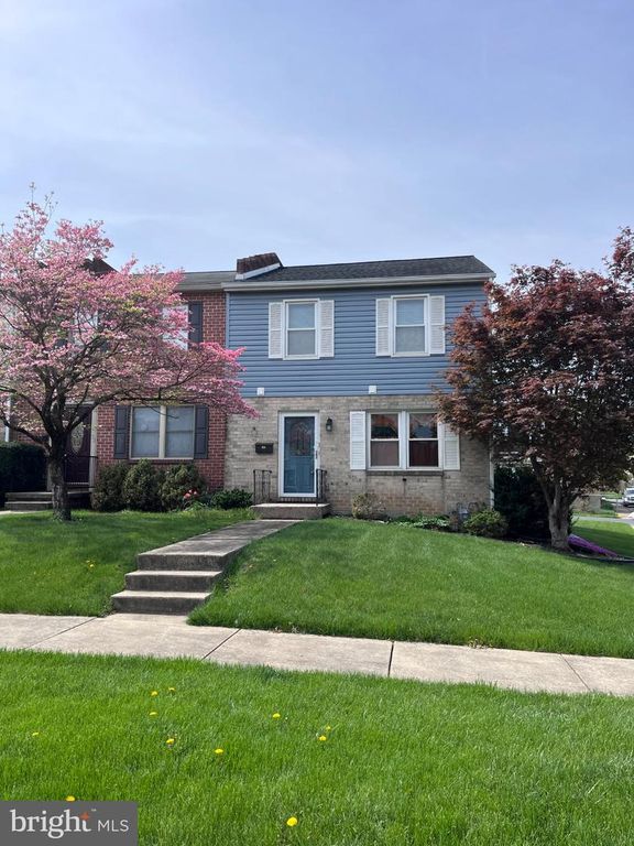 30 WILLIAM PENN DR, Chambersburg, PA 17201