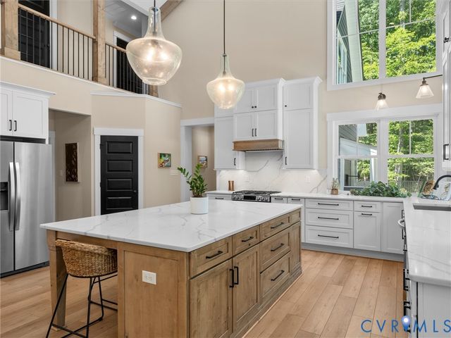 900 Dalmore Dr, Midlothian, VA 23113
