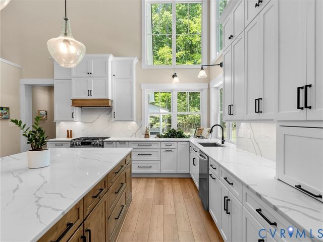 900 Dalmore Dr, Midlothian, VA 23113