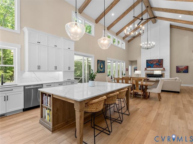 900 Dalmore Dr, Midlothian, VA 23113